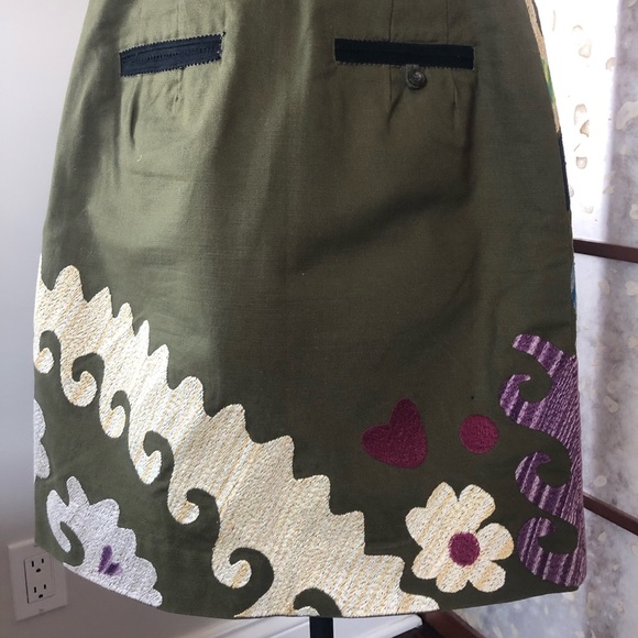 Vanessa Virginia - Tulipa Embroidered Skirt... Size (UK-4/US-0/EU-32) - Picture 2 of 9